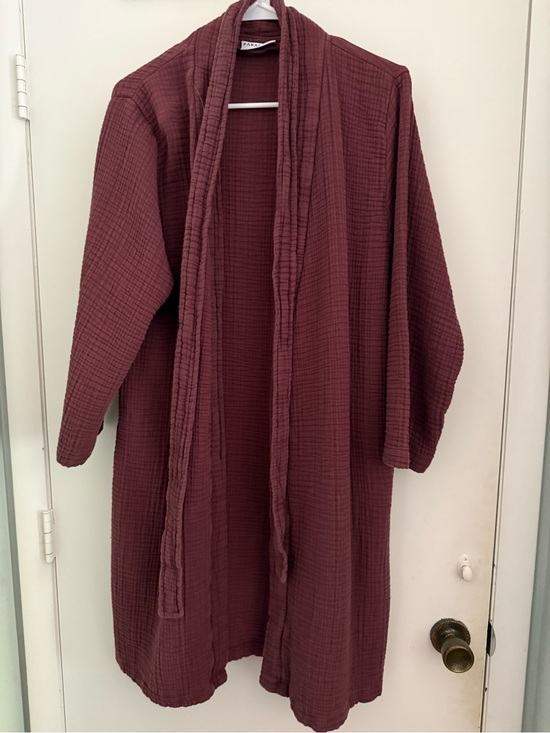 Parachute Other - EUC Parachute Cloud Cotton Robe in Burgundy